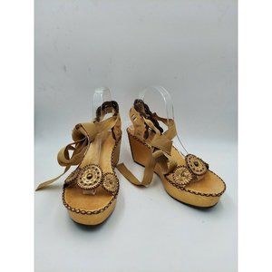 Bcbg Maxazria Gold Leather Stitching Detail sandal